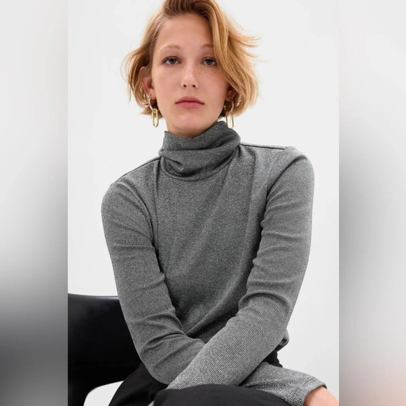 GAP Sweaters - GAP Rib Metallic Turtleneck in‎ Silver Gray